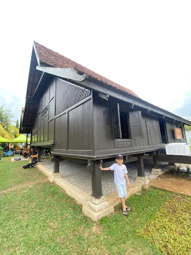 Kompleks Kampung Budaya Pulau Keladi